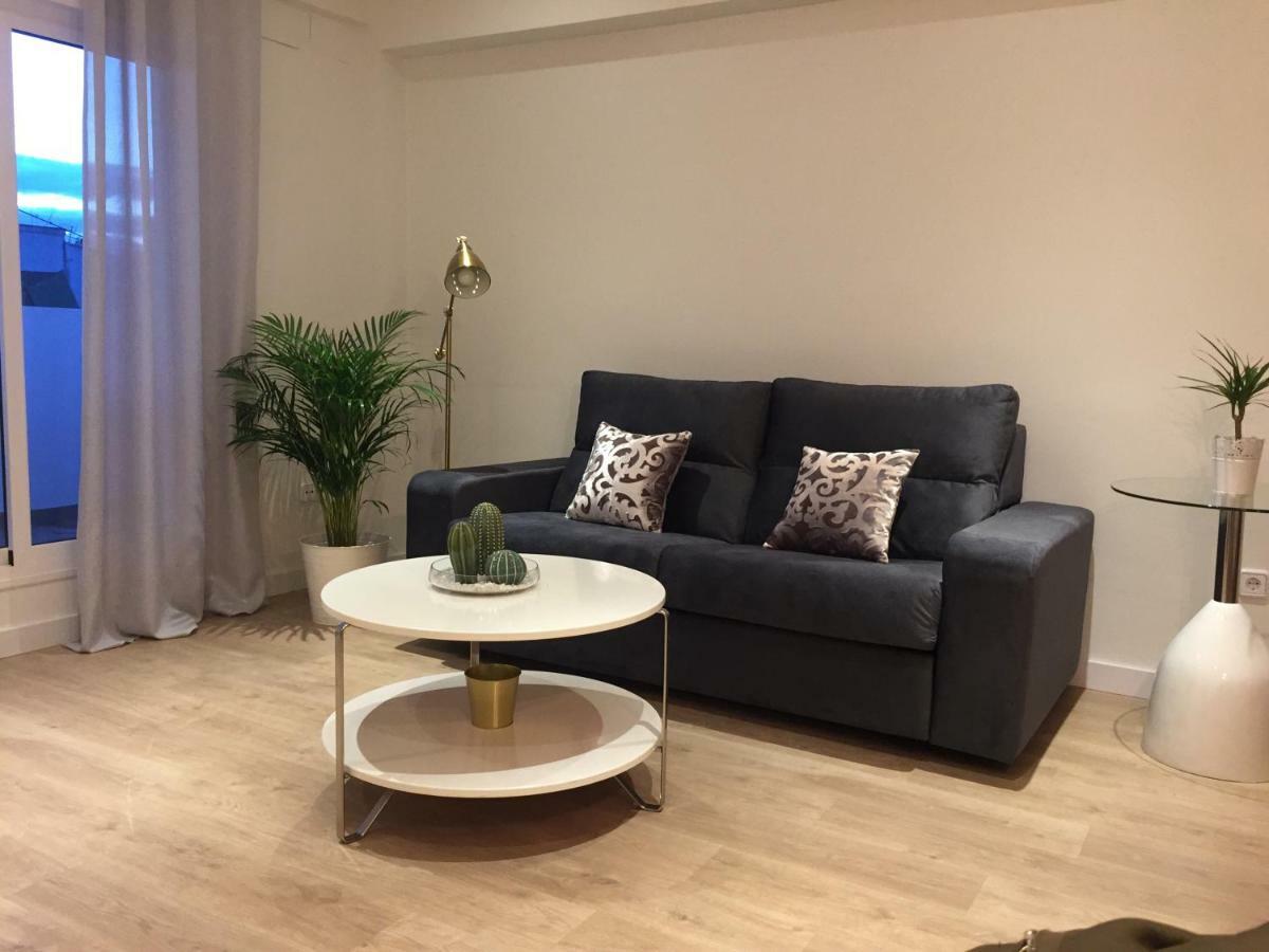 Penthouse Asuncion Feria Apartment Севиля Екстериор снимка